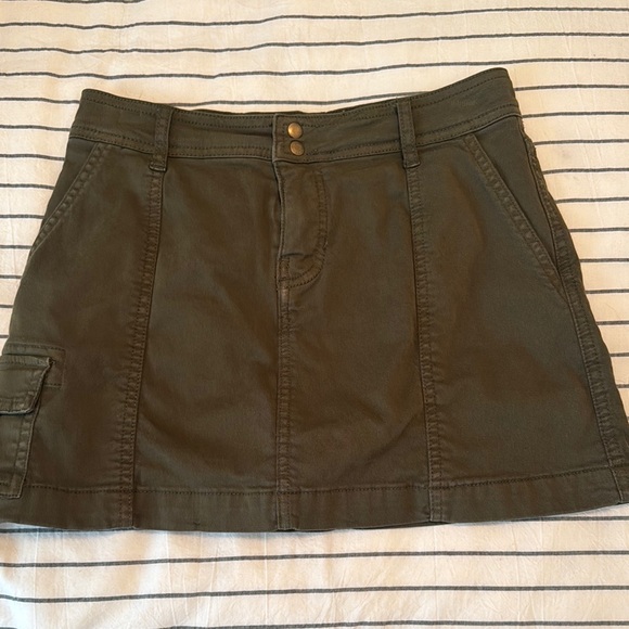 Sanctuary Dresses & Skirts - Sanctuary Olive Green Skirt